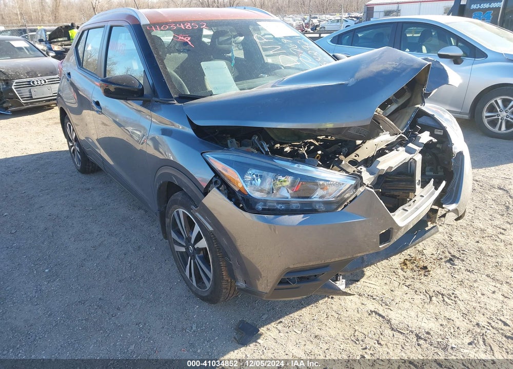 2018 NISSAN KICKS SV VIN: 3N1CP5CU7JL542921