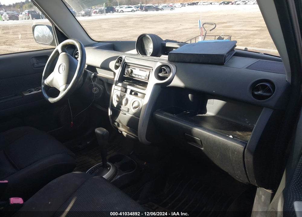 2005 SCION XB VIN: JTLKT324454001951