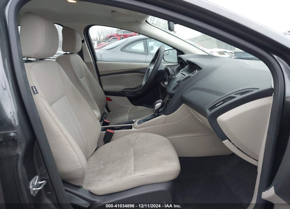 2015 FORD FOCUS SE VIN: 1FADP3F28FL383187
