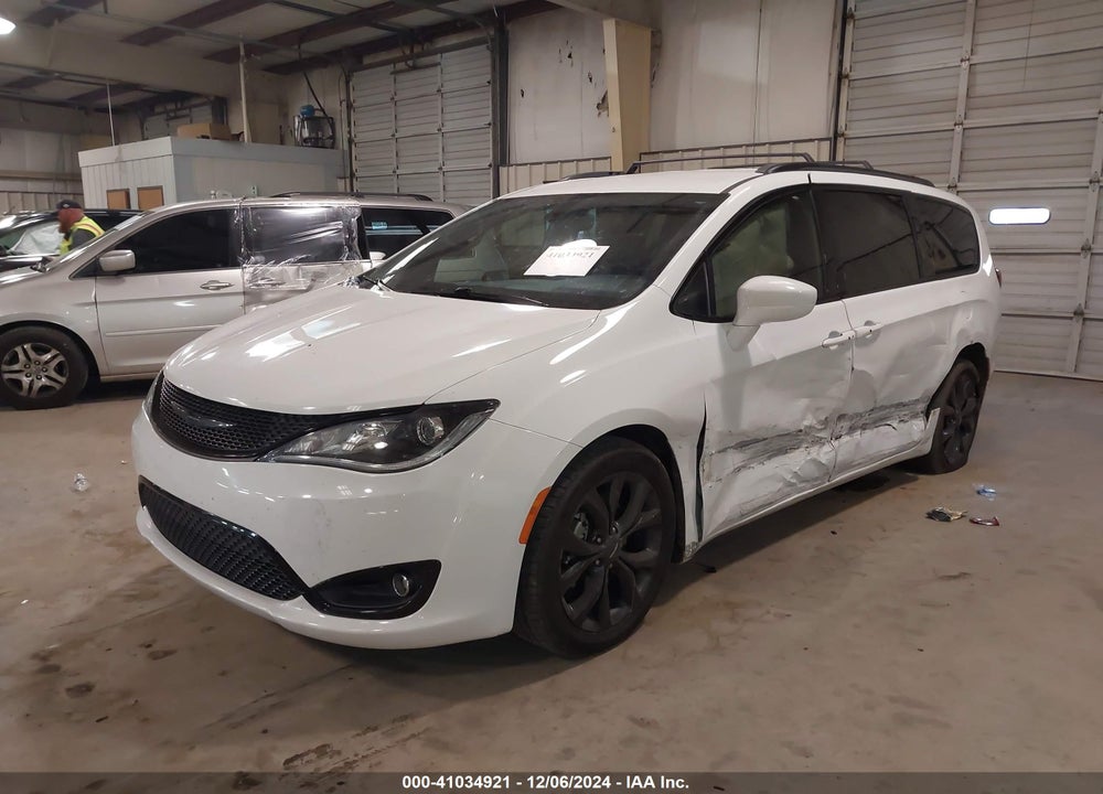 2020 CHRYSLER PACIFICA TOURING L VIN: 2C4RC1BGXLR232582