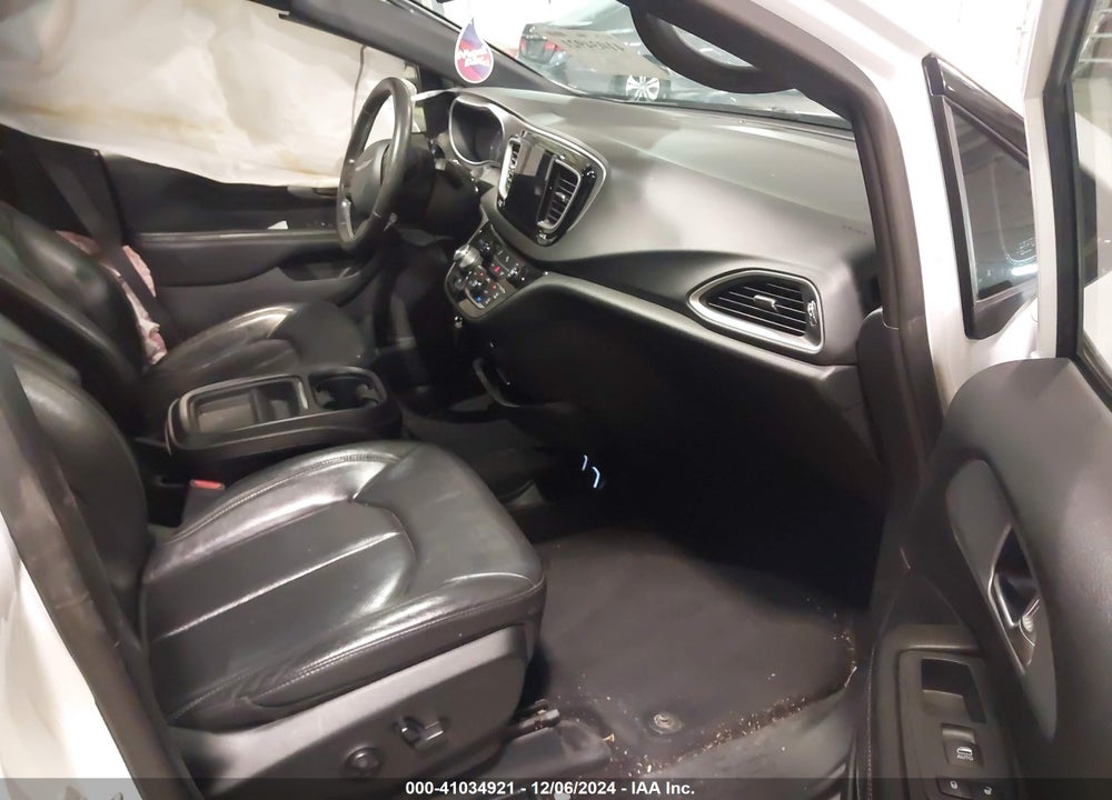 2020 CHRYSLER PACIFICA TOURING L VIN: 2C4RC1BGXLR232582