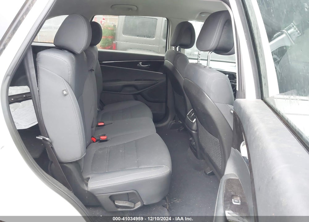 2016 KIA SORENTO 2.4L LX VIN: 5XYPG4A35GG056367