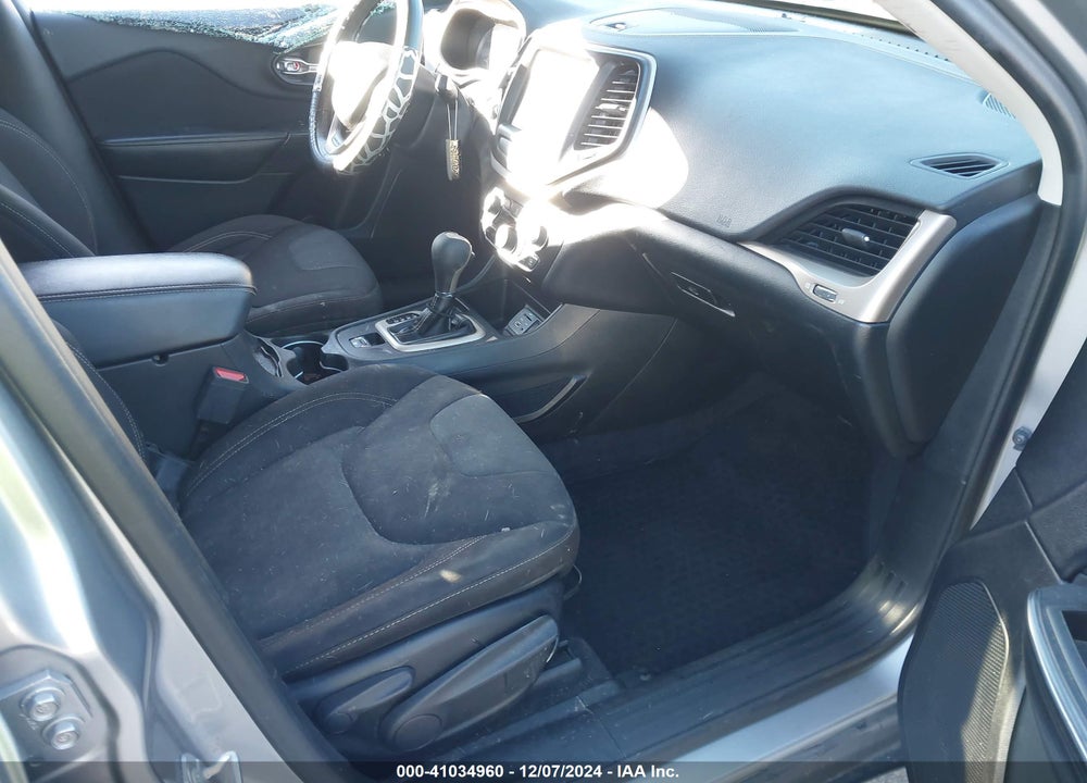 2016 JEEP CHEROKEE LATITUDE VIN: 1C4PJLCB5GW319752