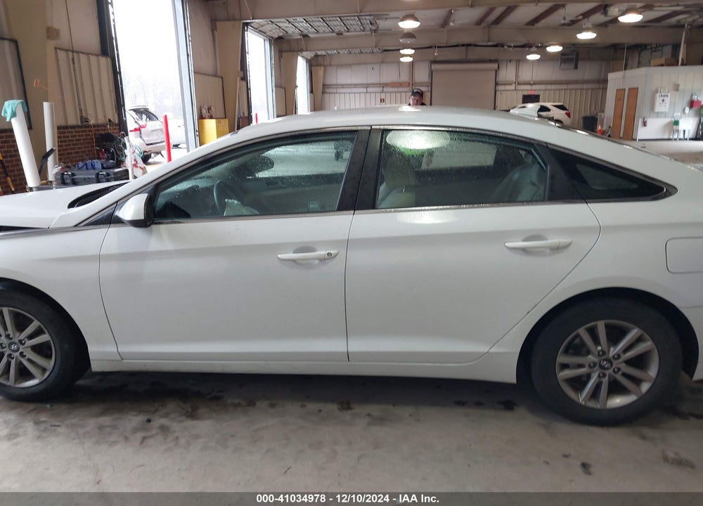 2016 HYUNDAI SONATA SE VIN: 5NPE24AFXGH293008