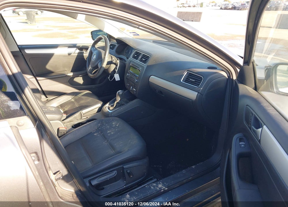 2014 VOLKSWAGEN JETTA 1.8T SE VIN: 3VWD17AJ0EM420311