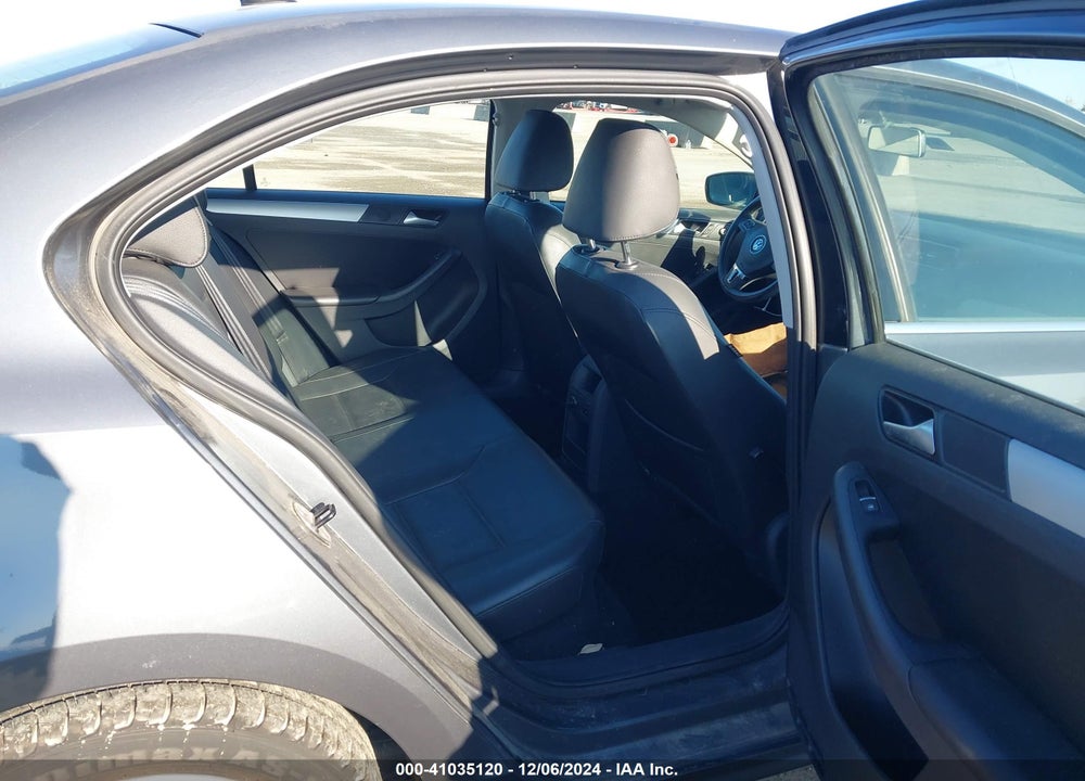 2014 VOLKSWAGEN JETTA 1.8T SE VIN: 3VWD17AJ0EM420311