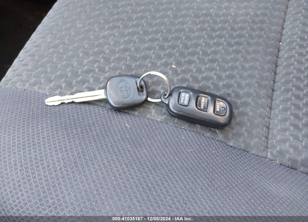 2006 TOYOTA MATRIX VIN: 2T1KR32E76C603132