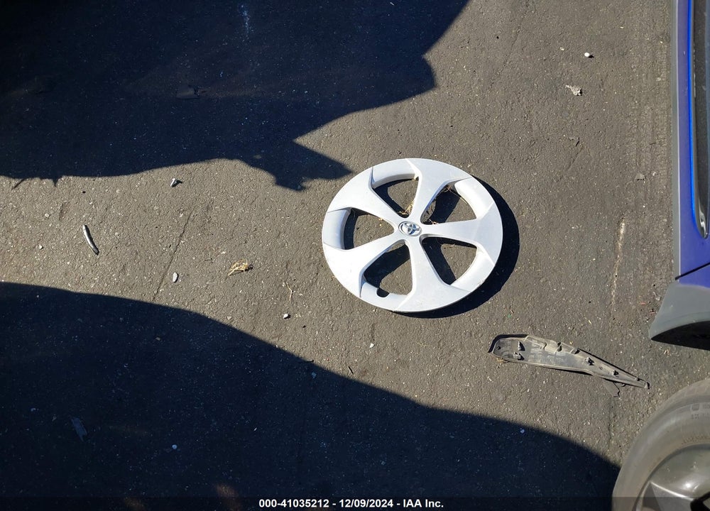 2017 TOYOTA PRIUS THREE VIN: JTDKARFU6H3037049