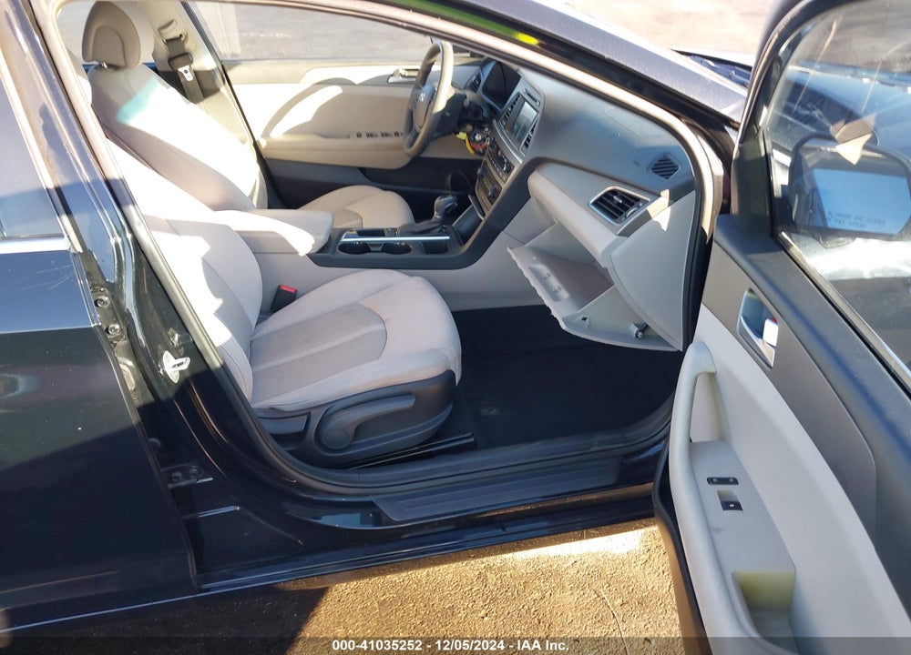 2016 HYUNDAI SONATA SE VIN: 5NPE24AF0GH423975