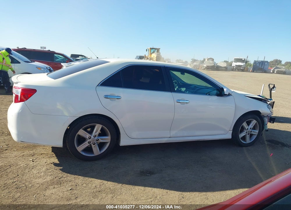 2013 TOYOTA CAMRY SE VIN: 4T1BF1FK1DU639956