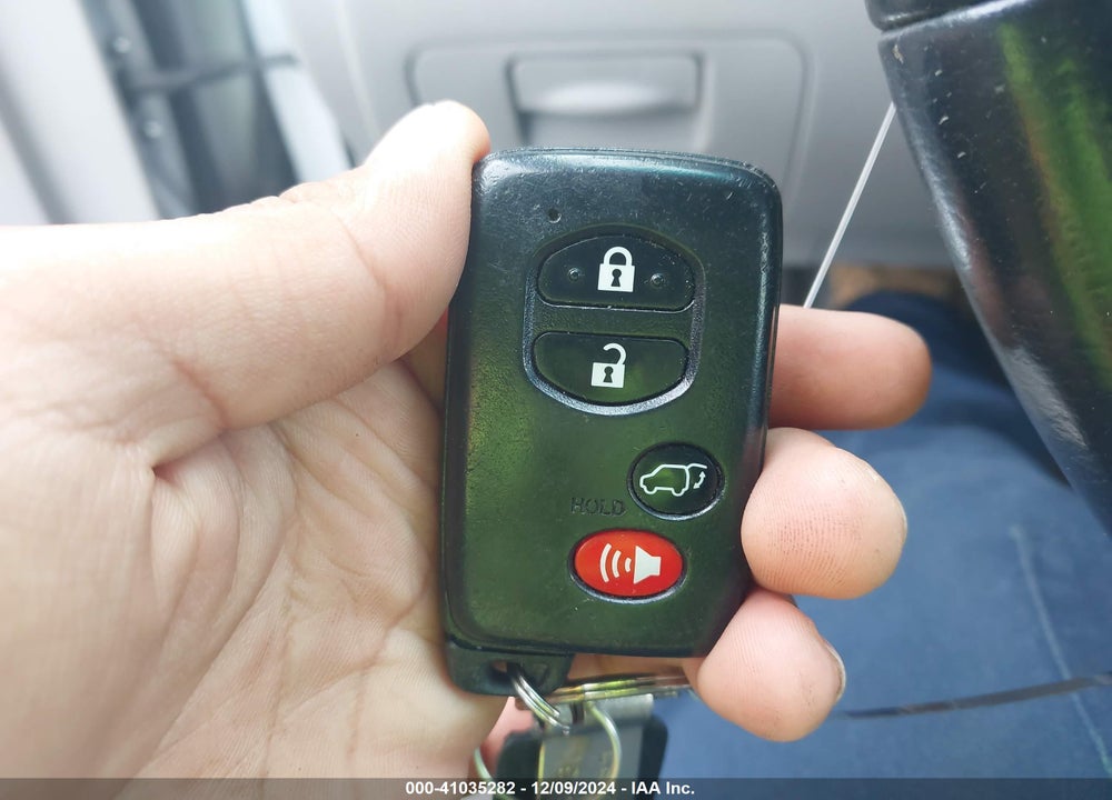 2010 TOYOTA HIGHLANDER LIMITED V6 VIN: JTEYK3EH9A2102945