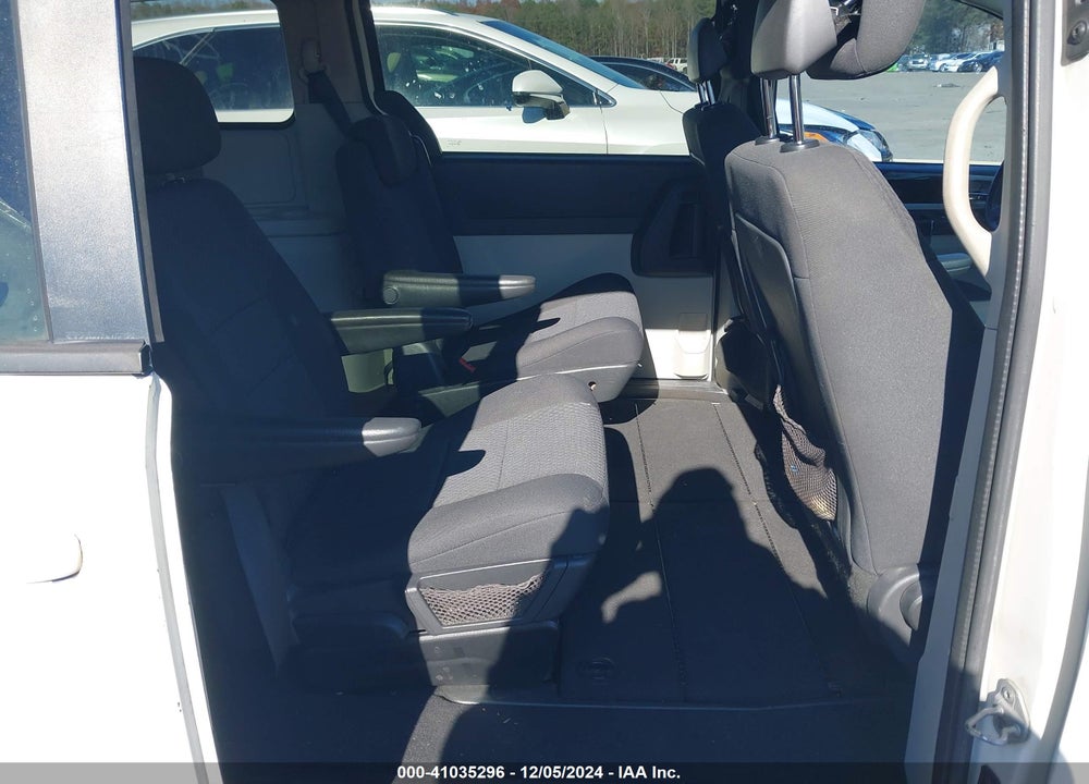 2010 DODGE GRAND CARAVAN SXT VIN: 2D4RN5D12AR496745