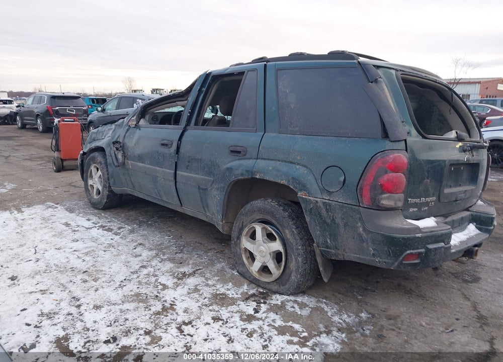 2005 CHEVROLET TRAILBLAZER LS VIN: 1GNDS13S852358562