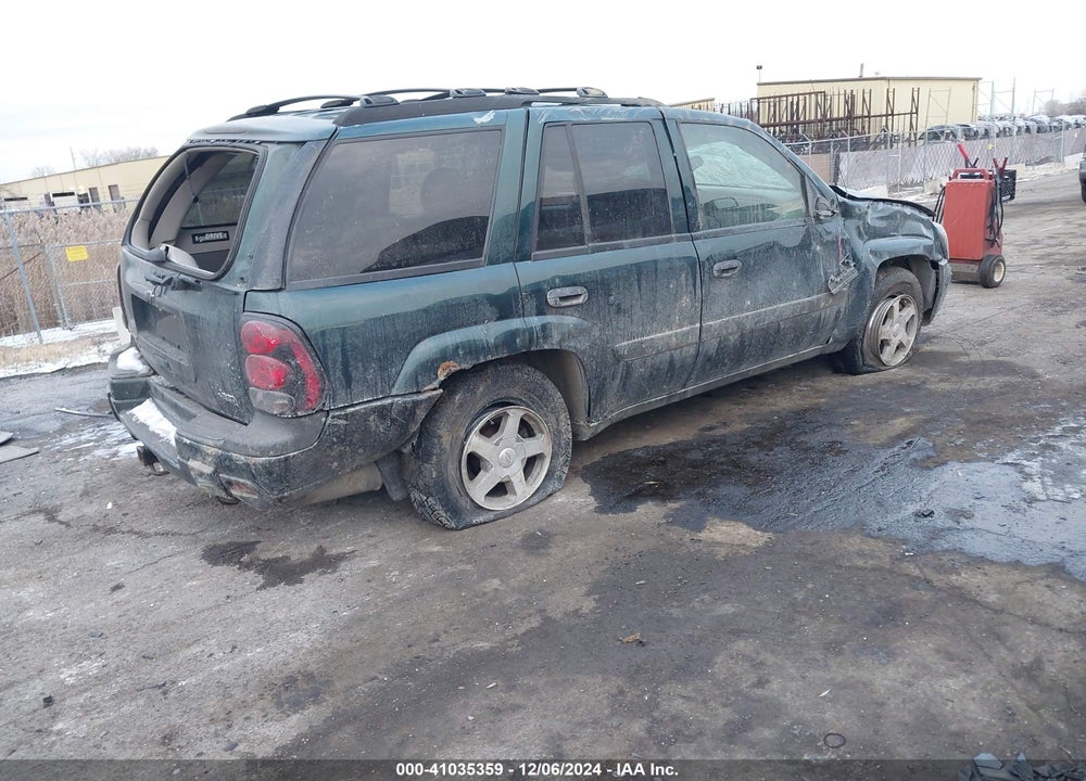 2005 CHEVROLET TRAILBLAZER LS VIN: 1GNDS13S852358562
