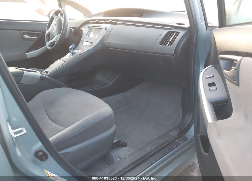 2015 TOYOTA PRIUS TWO VIN: JTDKN3DUXF1997102