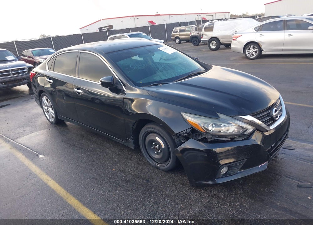 2017 NISSAN ALTIMA VIN: 1N4BL3AP7HC137627