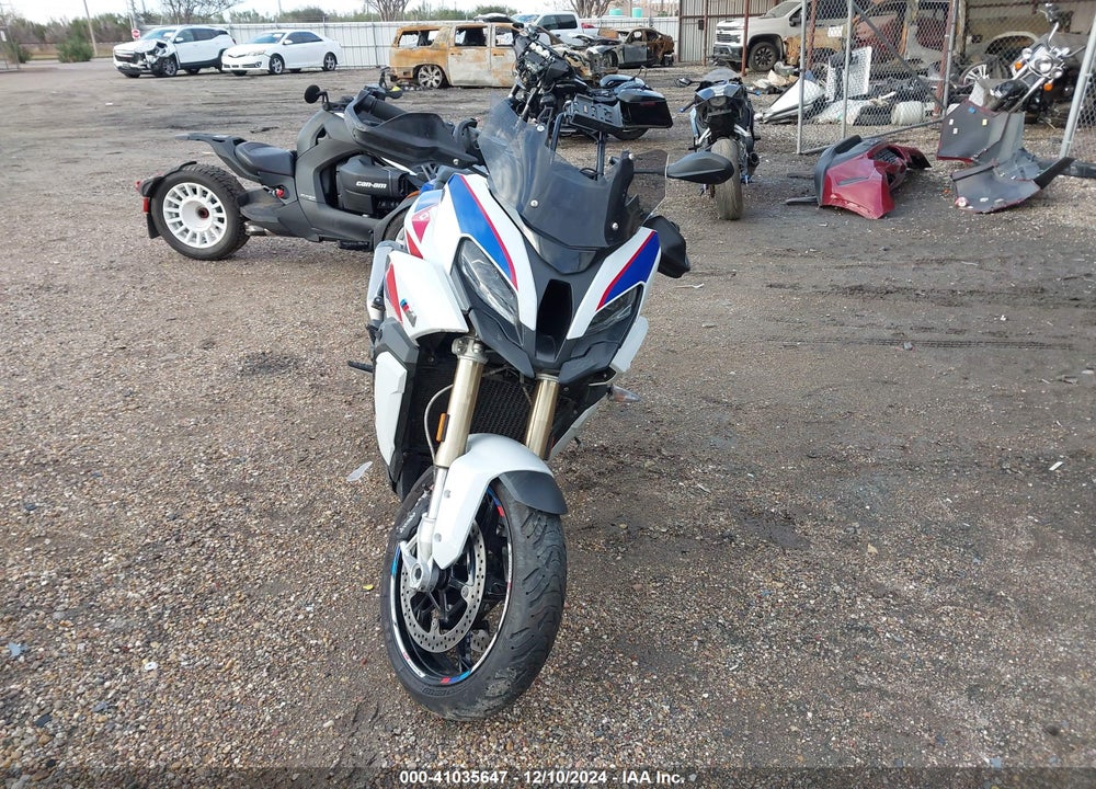 2021 BMW S 1000 XR VIN: WB10E4303M6E43637