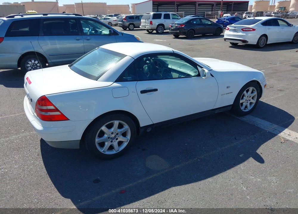 1998 MERCEDES-BENZ SLK 230 VIN: WDBKK47FXWF035069