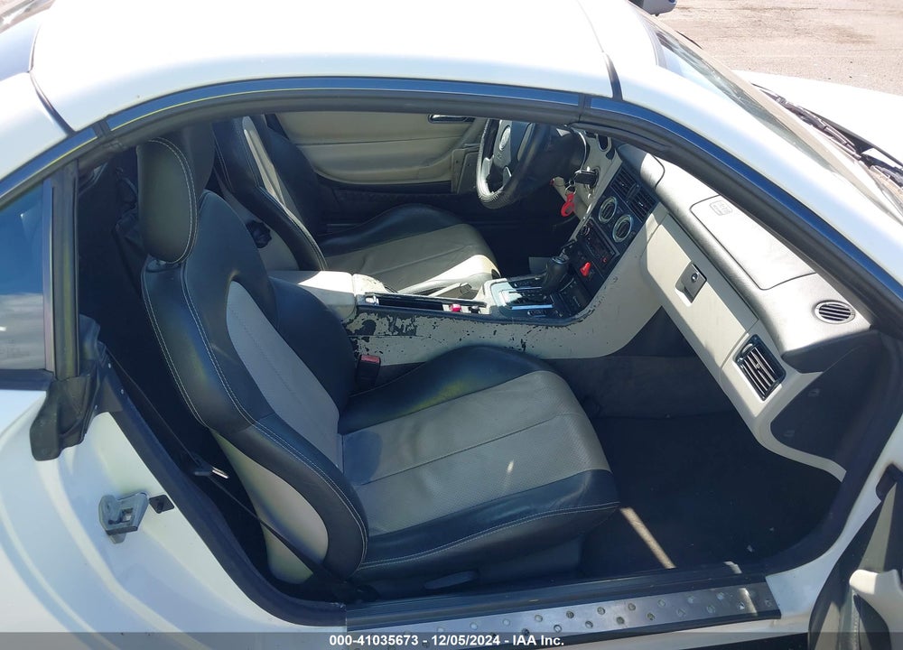 1998 MERCEDES-BENZ SLK 230 VIN: WDBKK47FXWF035069
