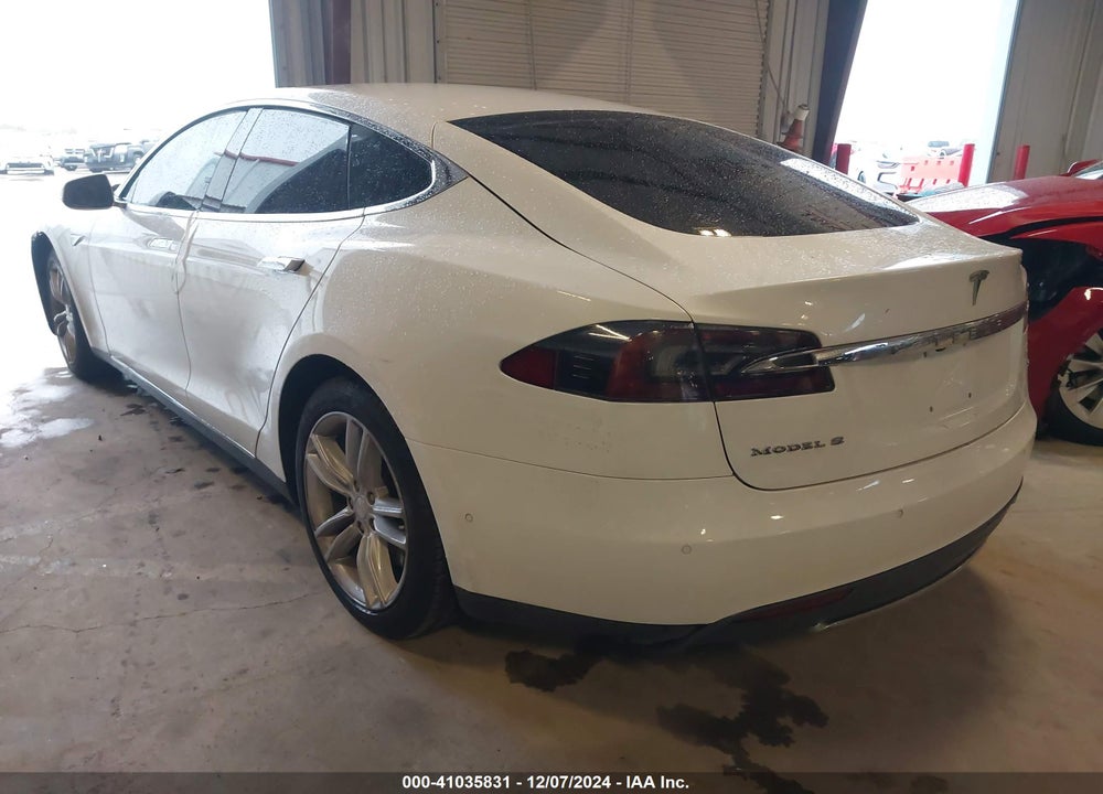 2015 TESLA MODEL S VIN: 5YJSA1E17FF113967