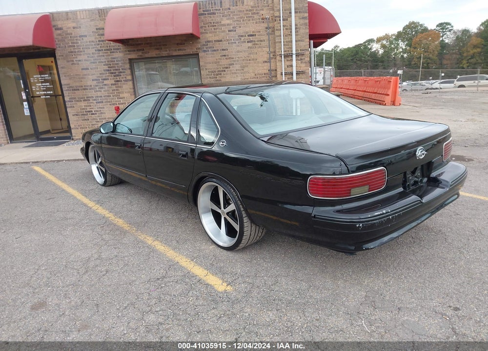 1996 CHEVROLET CAPRICE / IMPALA CLASSIC SS VIN: 1G1BL52P0TR183044