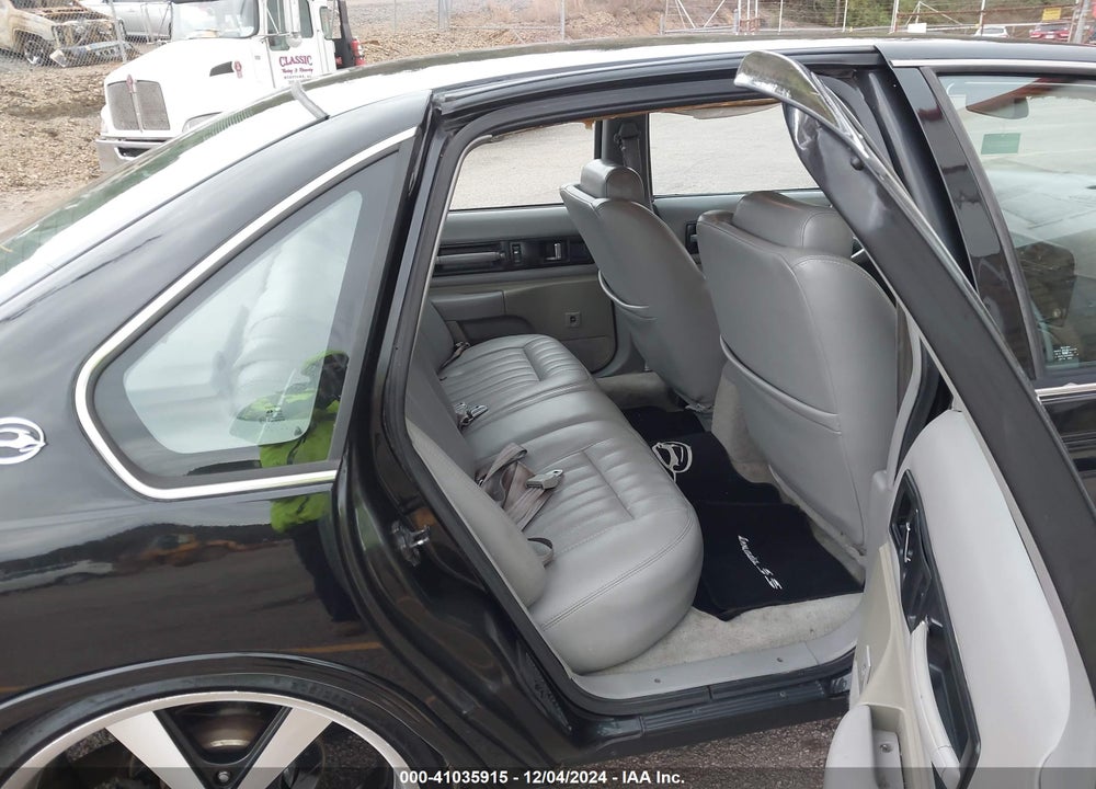 1996 CHEVROLET CAPRICE / IMPALA CLASSIC SS VIN: 1G1BL52P0TR183044