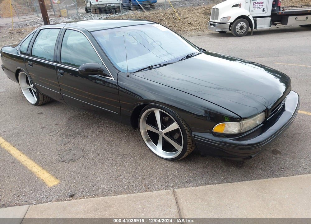 1996 CHEVROLET CAPRICE / IMPALA CLASSIC SS VIN: 1G1BL52P0TR183044