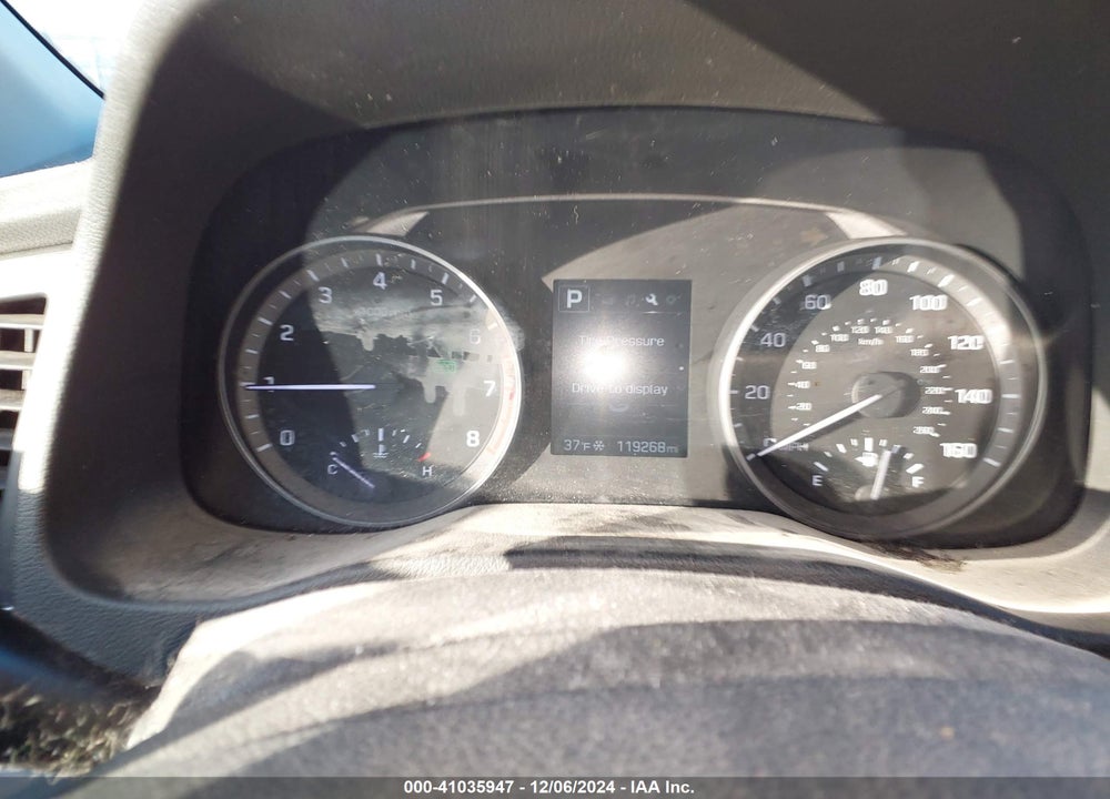 2018 HYUNDAI ELANTRA VIN: 5NPD84LF0JH233916