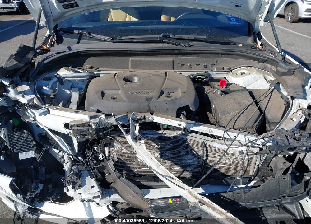 2019 VOLVO XC60 T6 MOMENTUM VIN: LYVA22RK4KB215014