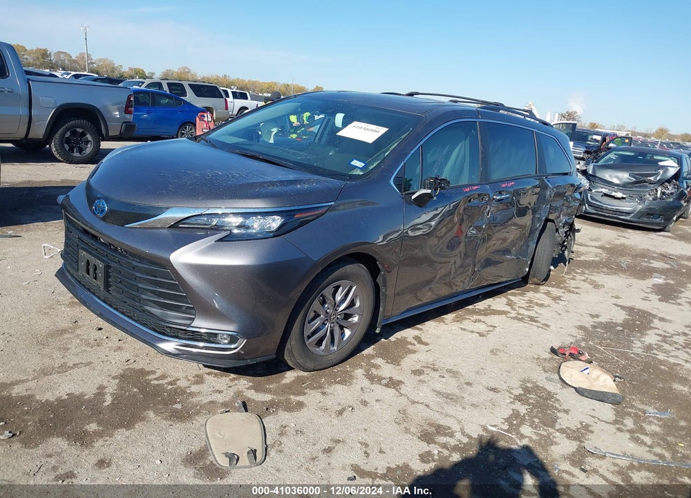 2024 TOYOTA SIENNA XLE VIN: 5TDYRKECXRS189502