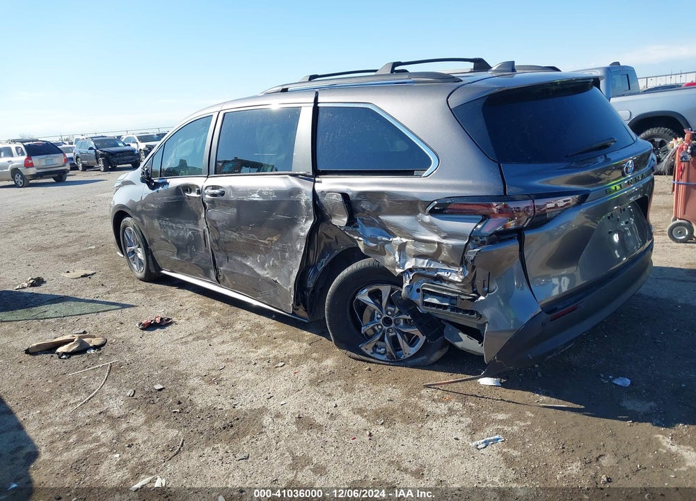 2024 TOYOTA SIENNA XLE VIN: 5TDYRKECXRS189502