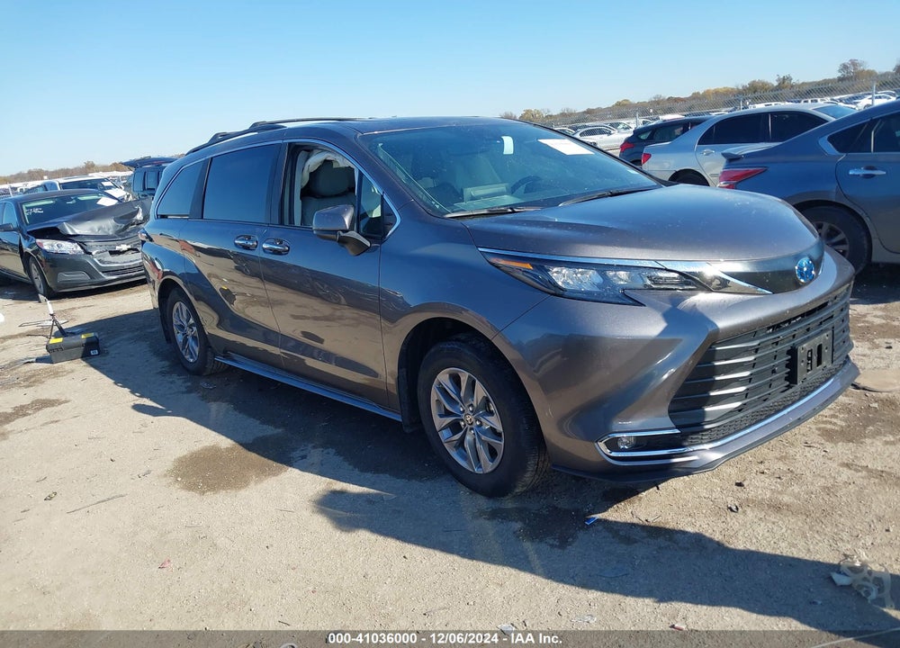 2024 TOYOTA SIENNA XLE VIN: 5TDYRKECXRS189502