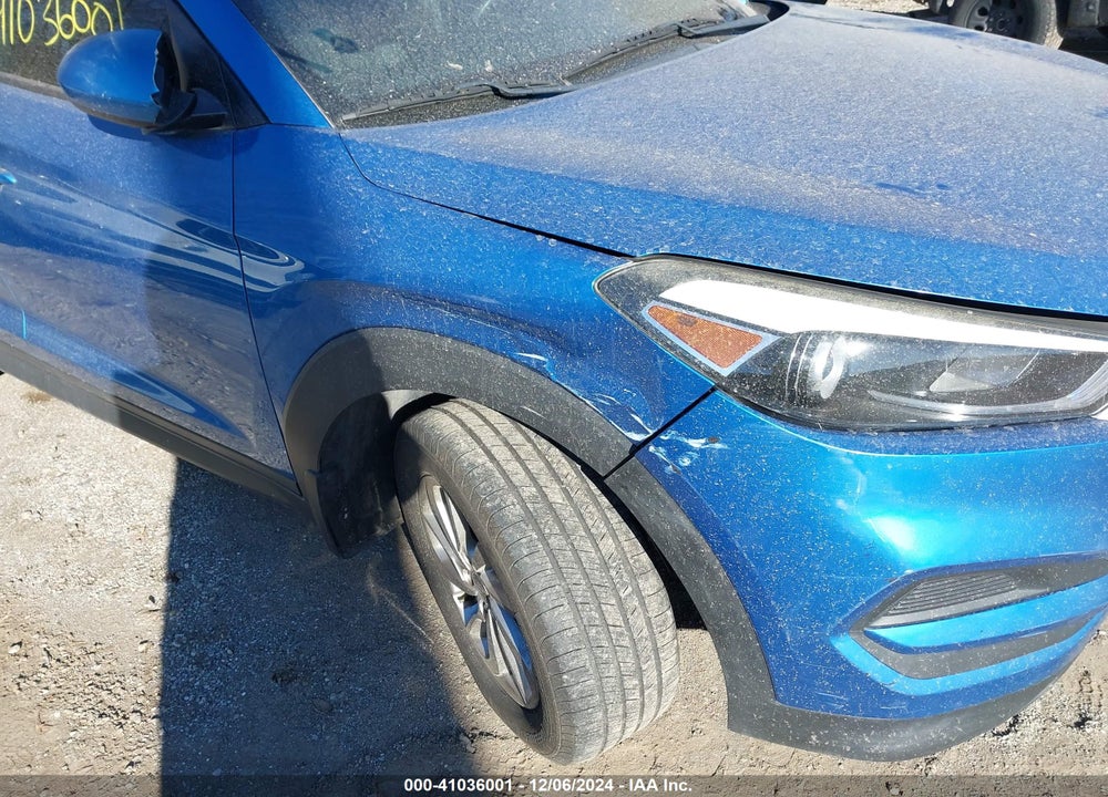 2017 HYUNDAI TUCSON SE VIN: KM8J23A48HU390976