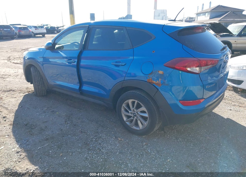2017 HYUNDAI TUCSON SE VIN: KM8J23A48HU390976