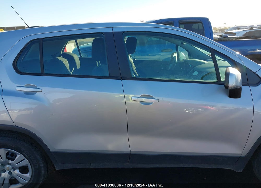 2018 CHEVROLET TRAX LS VIN: 3GNCJKSB9JL372548