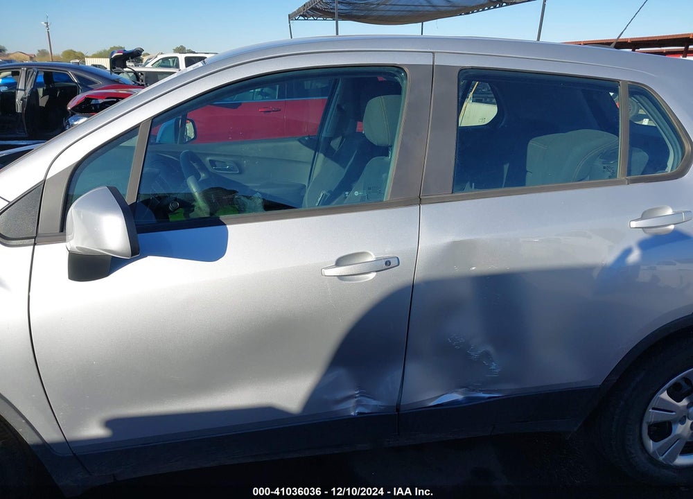 2018 CHEVROLET TRAX LS VIN: 3GNCJKSB9JL372548