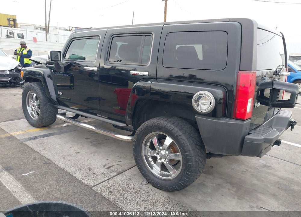 2007 HUMMER H3 SUV VIN: 5GTDN13E678183585