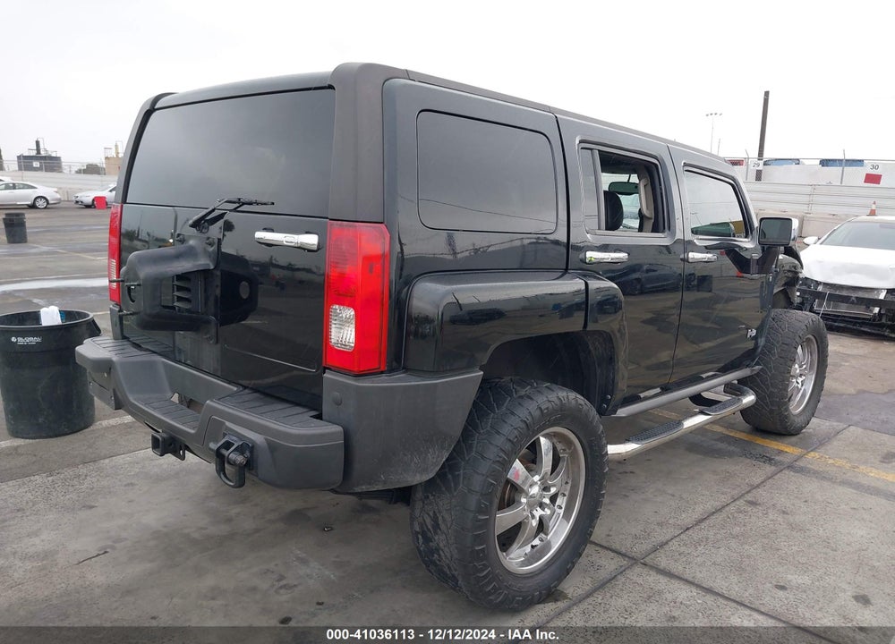 2007 HUMMER H3 SUV VIN: 5GTDN13E678183585