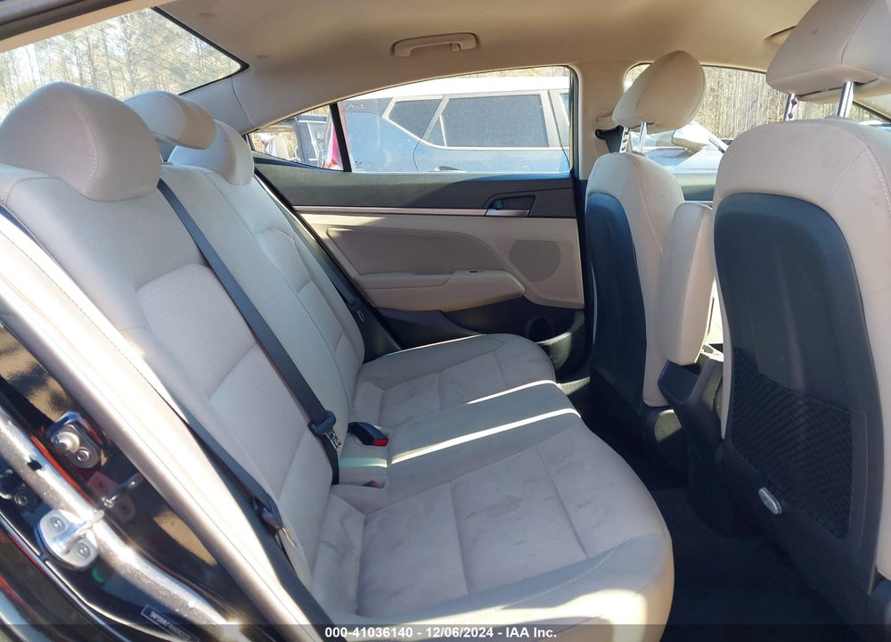 2017 HYUNDAI ELANTRA SE VIN: 5NPD84LF4HH042137