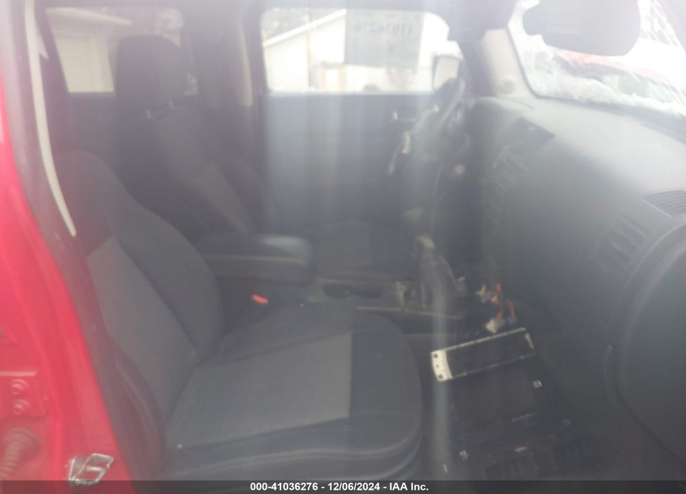 2006 HUMMER H3 SUV VIN: 5GTDN136868213516