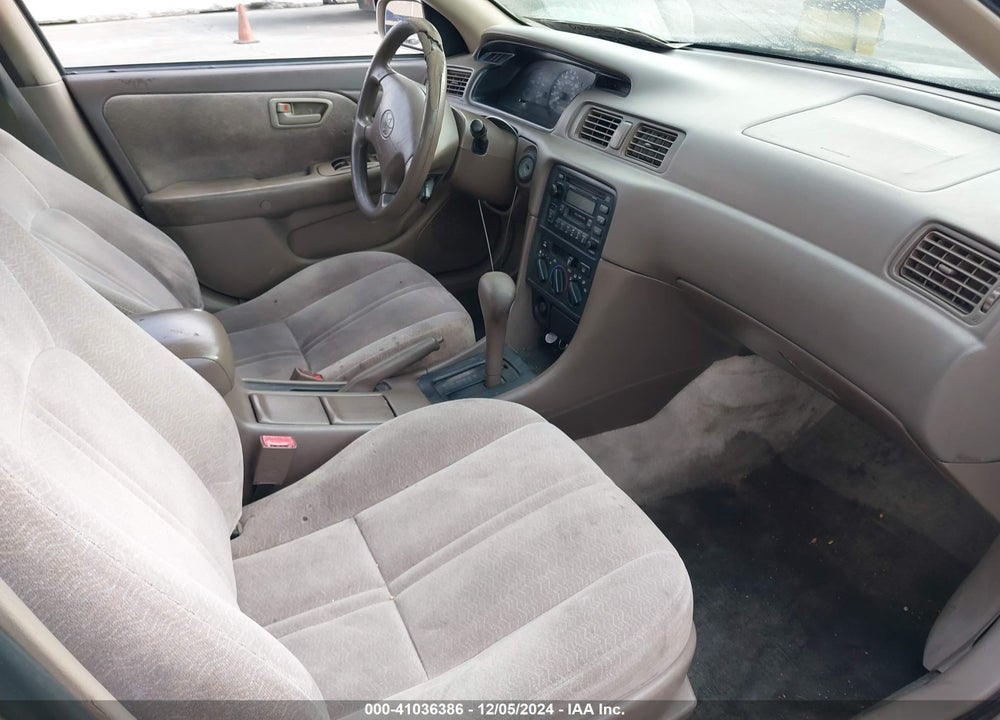 1997 TOYOTA CAMRY LE VIN: 4T1BG22K9VU790974