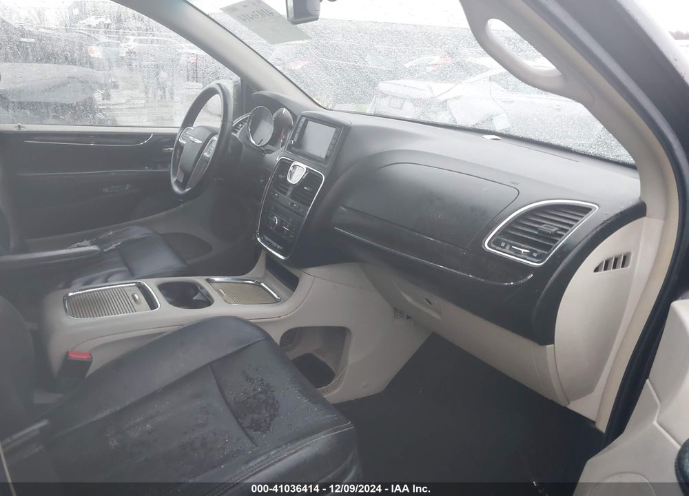 2014 CHRYSLER TOWN & COUNTRY VIN: 2C4RC1CG6ER421229