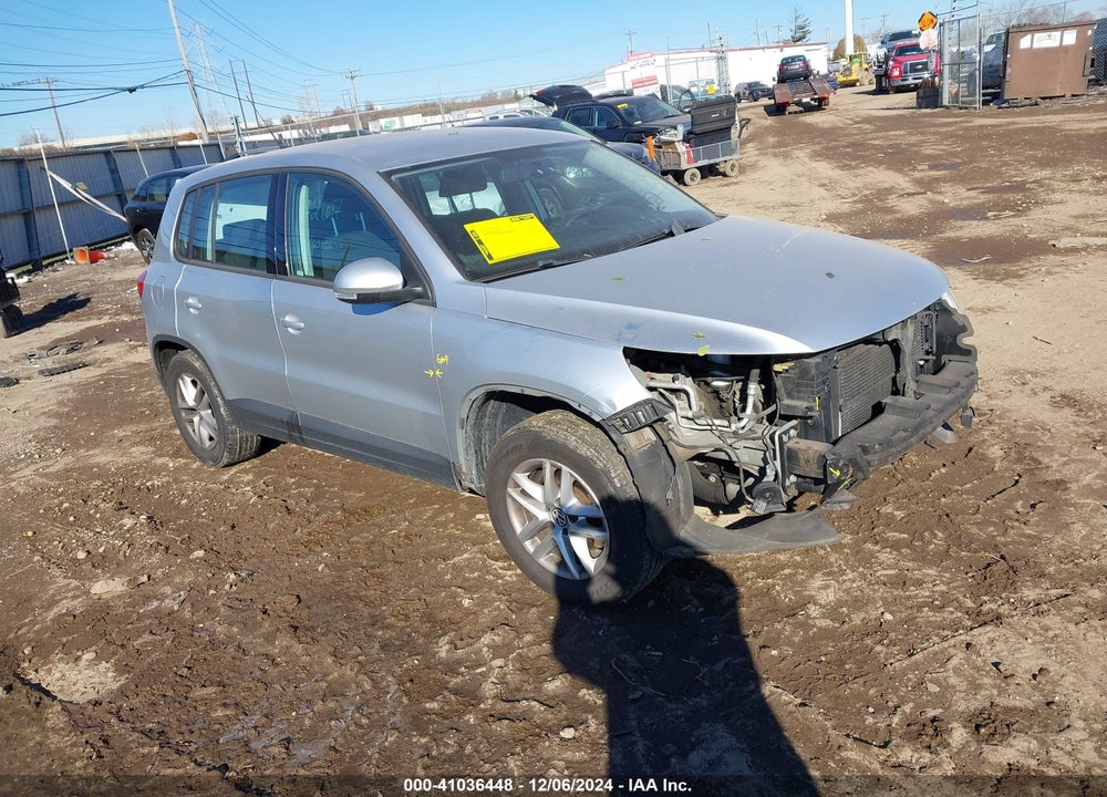 2011 VOLKSWAGEN TIGUAN S VIN: WVGBV7AX5BW547274