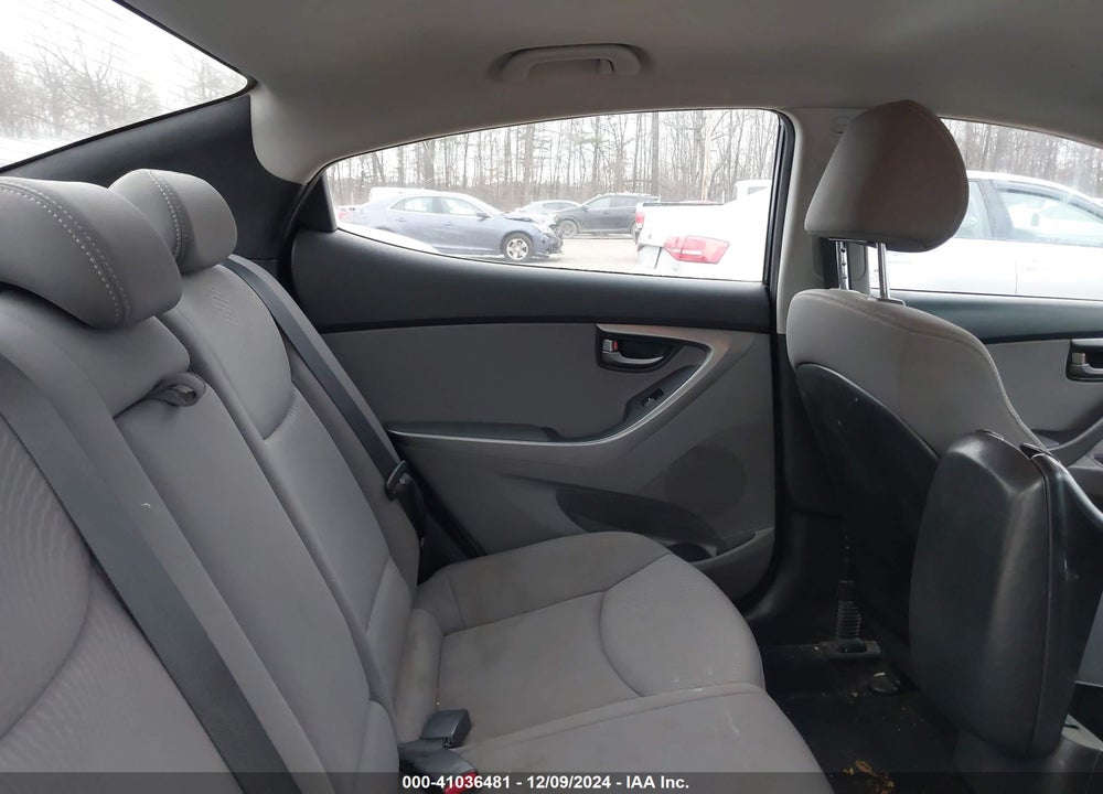 2015 HYUNDAI ELANTRA SE VIN: KMHDH4AE3FU389371