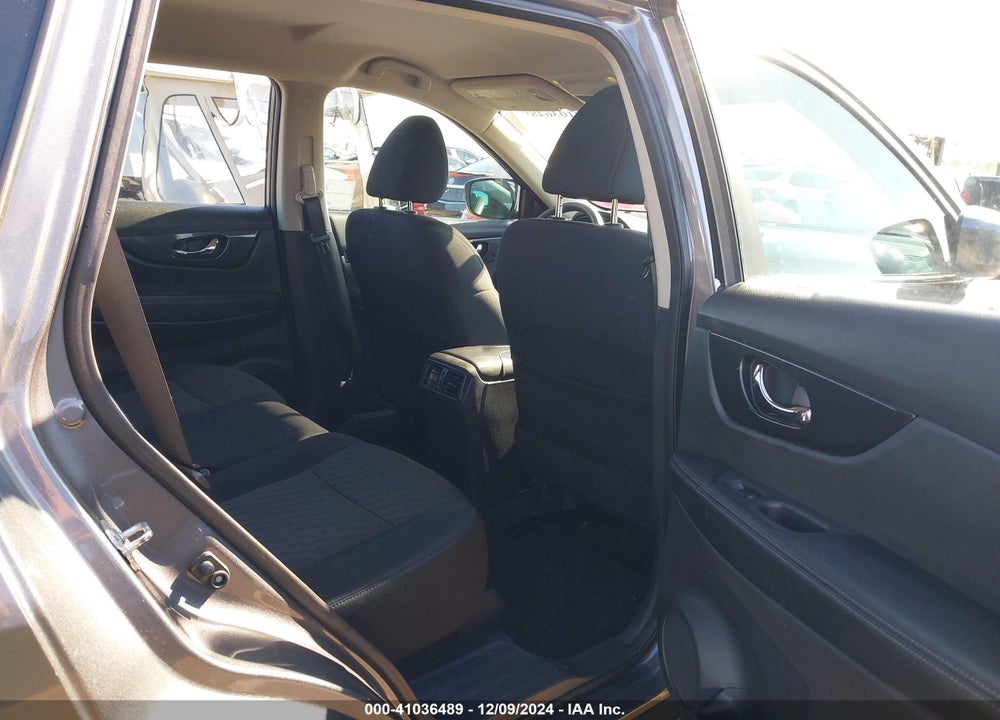 2017 NISSAN ROGUE S VIN: 5N1AT2MT3HC743429