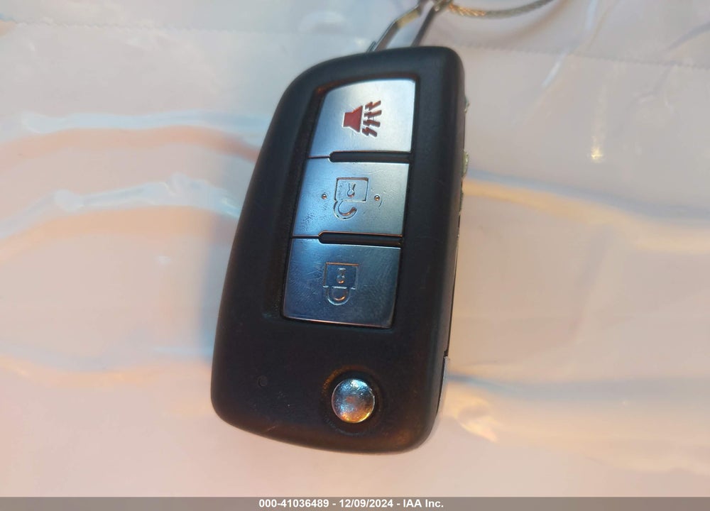 2017 NISSAN ROGUE S VIN: 5N1AT2MT3HC743429