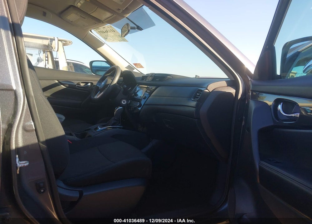 2017 NISSAN ROGUE S VIN: 5N1AT2MT3HC743429