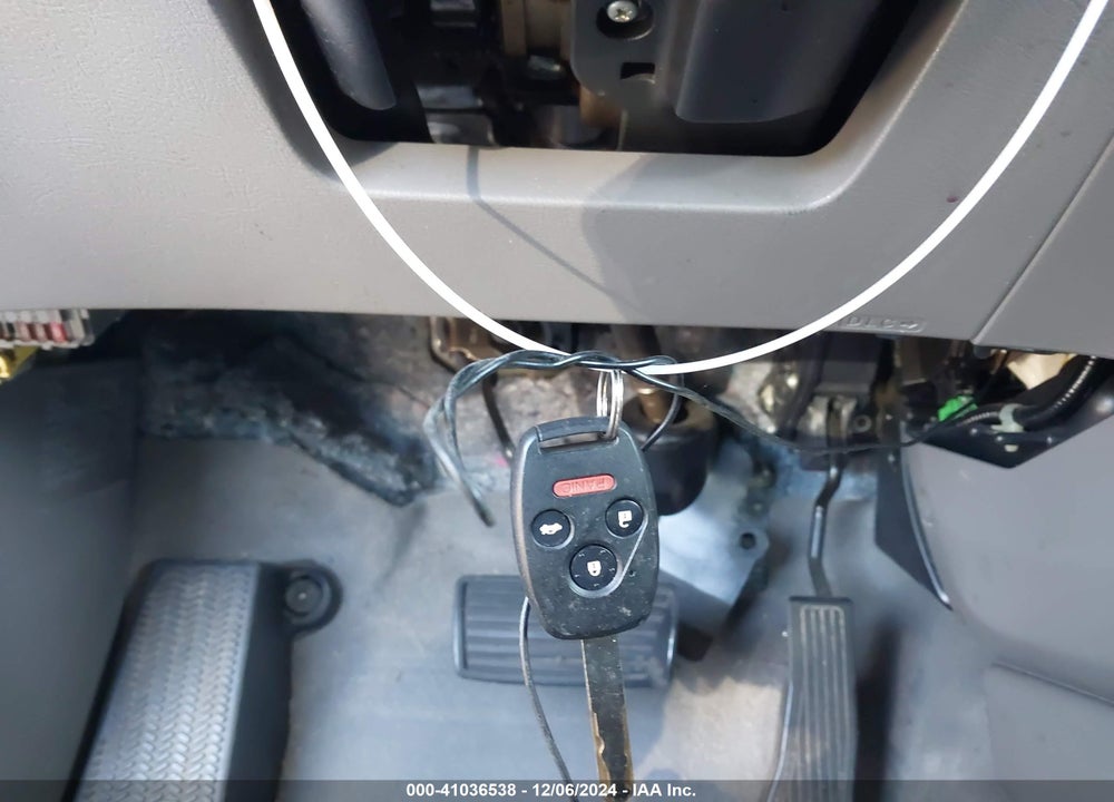2011 HONDA CIVIC LX VIN: 19XFA1F50BE030206