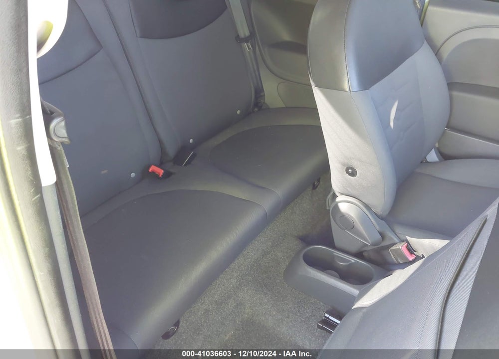 2013 FIAT 500 POP VIN: 3C3CFFAR1DT651937