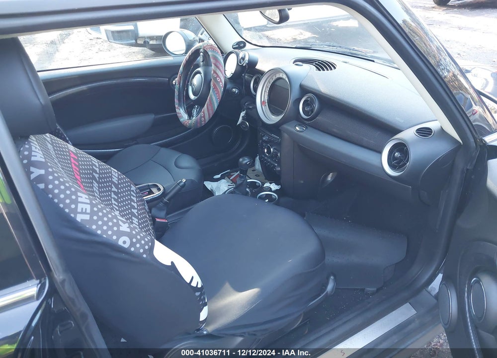 2011 MINI COOPER S VIN: WMWSV3C53BTY14967